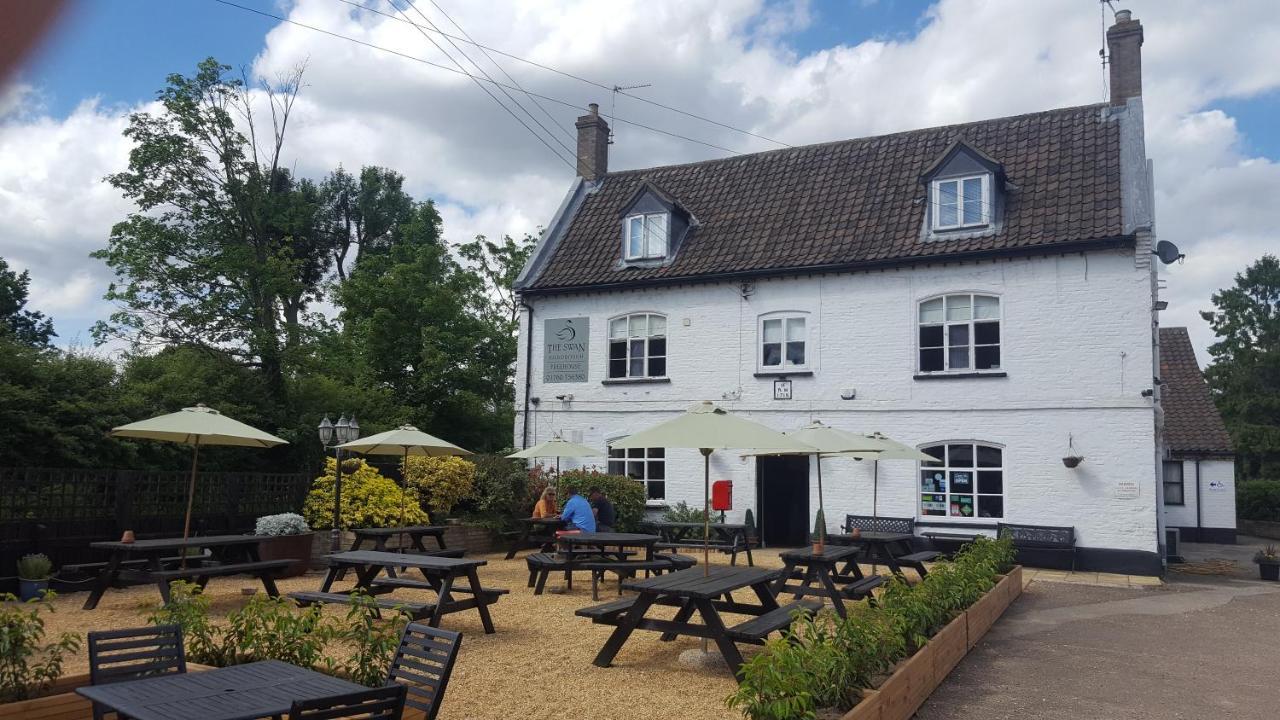 The Swan Inn Hilborough Eksteriør bilde